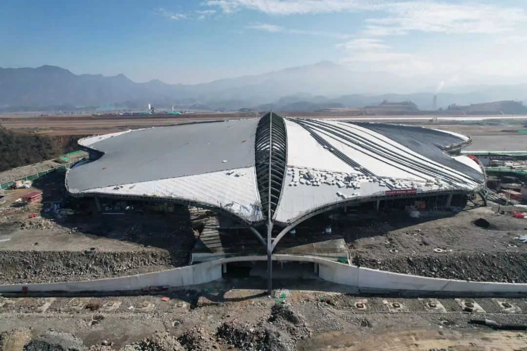 丽水机场:春节坚守岗位保进度, "就地过年"也温馨