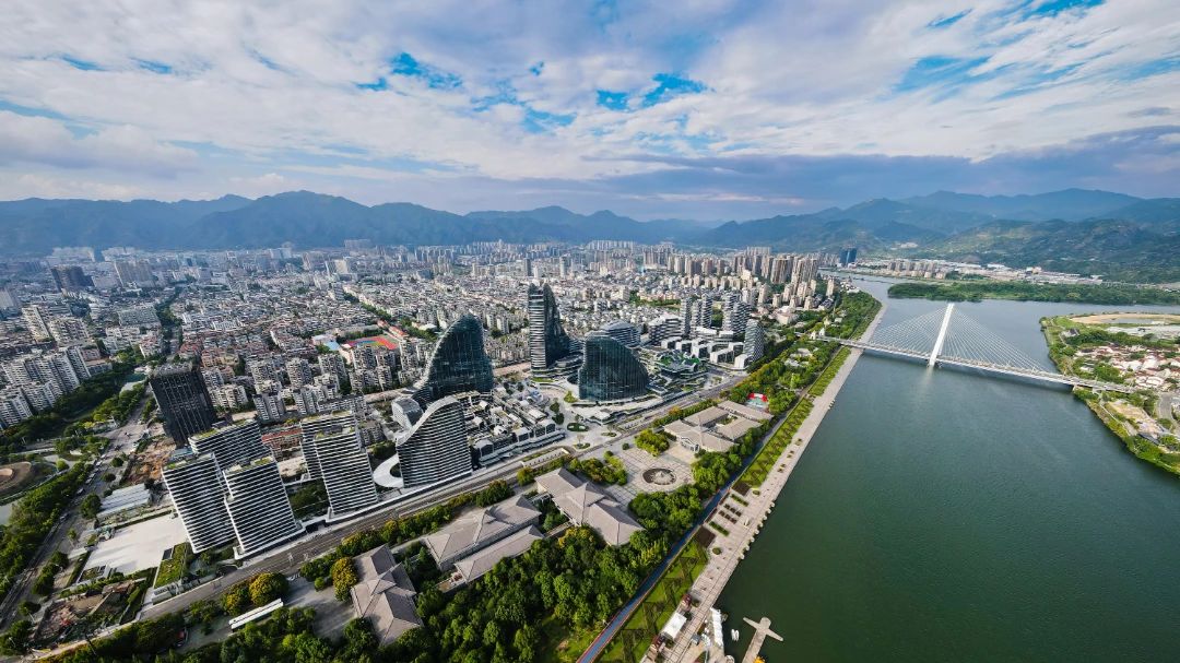 市政协五届二次会议以来,市政协紧紧围绕全市经济社会发展中的重大