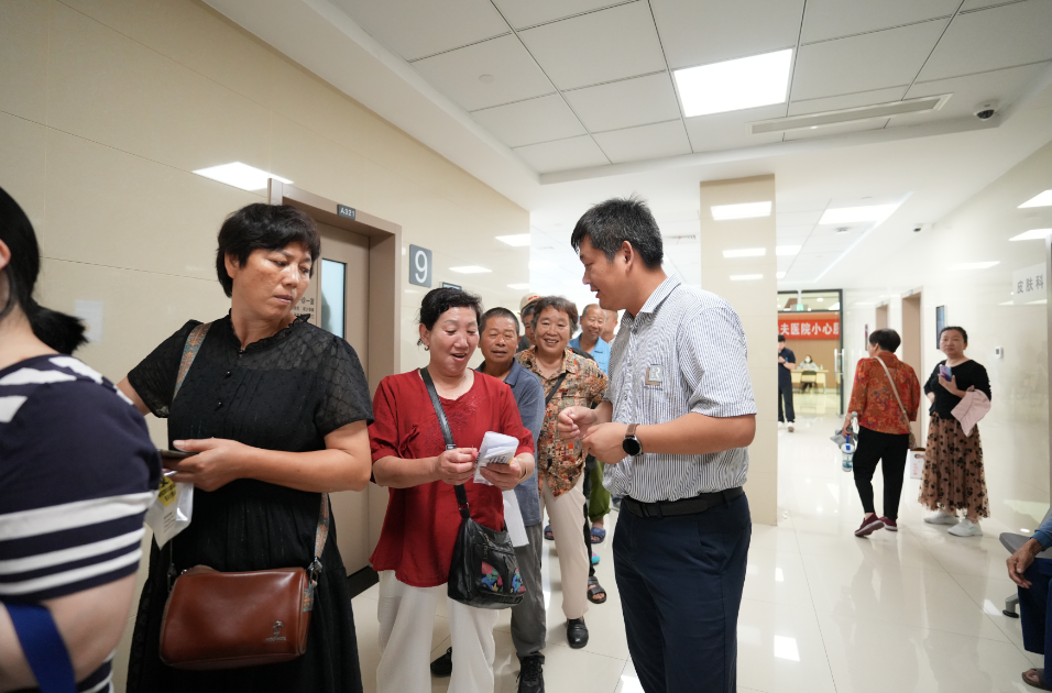 乡亲们按手印挽留,省里红头文件委派 | "小张书记"再回周弄