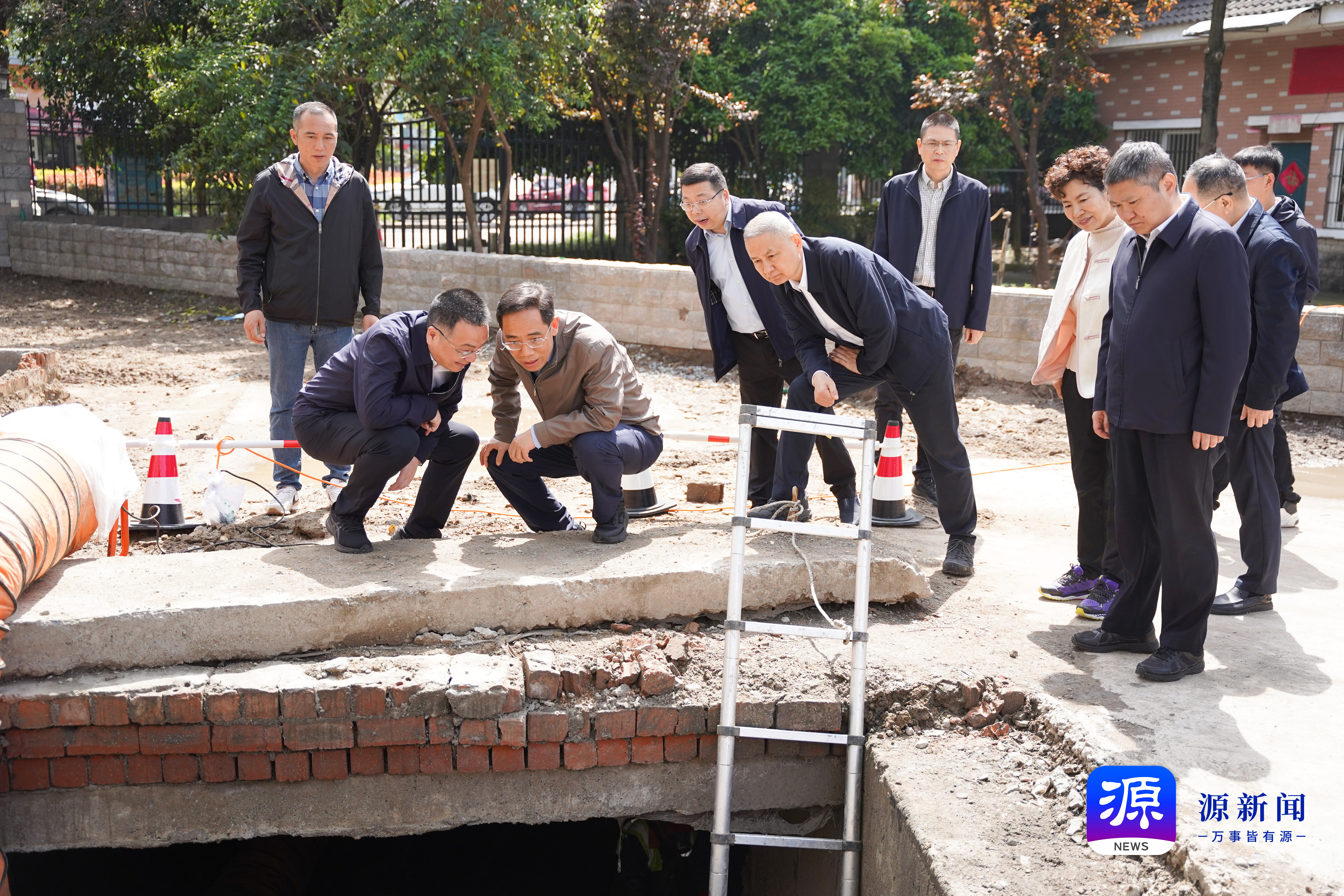 吴舜泽检查督导长江经济带警示片披露问题整改并开展巡河工作